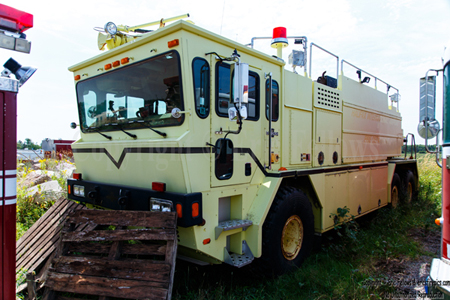 Red 2 - 1994 Oshkosh TA3000