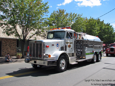 Tanker 82 - 2000 Peterbilt/US Tanker