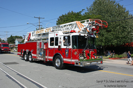 Ladder 156 - 2002 HME/Smeal