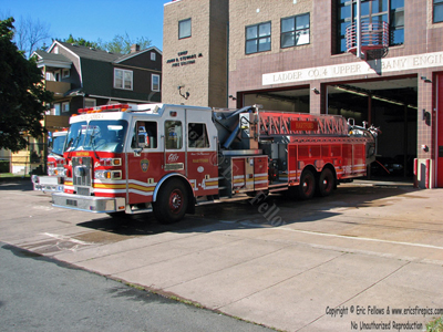 Ladder 4 - 2001 Sutphen
