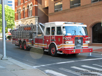 Ladder 5 - 2004 Sutphen