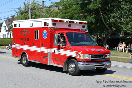 Ambulance W-300 - 2001 Ford/Lifeline
