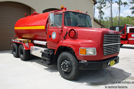 Tender 2 - 1993 Ford L8000