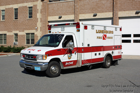 19 Dive 1 - 1998 Ford / Road Rescue