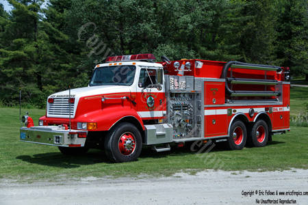 Tanker 2 - 2001 International / KME