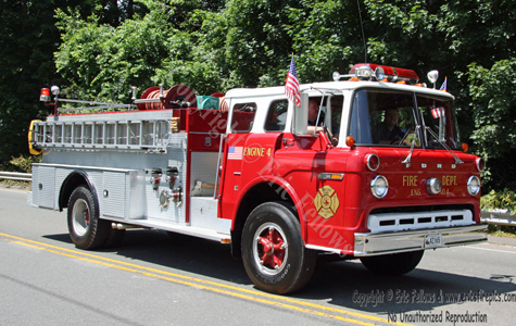Former Engine 4 - 1974 Ford / Thibault