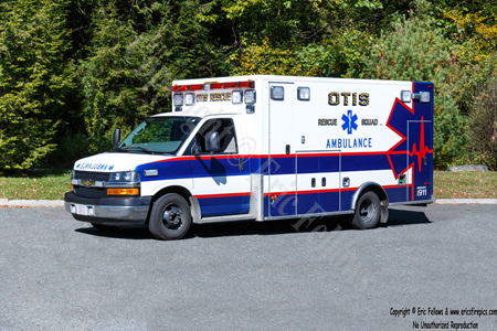 Ambulance 1 - 2011 Chevrolet / PL Custom