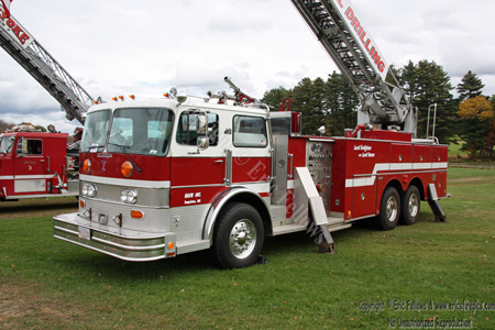 Former 29 Ladder 1 - 1982 Grumman / Hahn