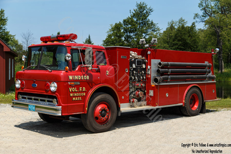 Former Engine 2 - 1986 Ford / Middlesex
