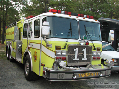2004 E-One Cyclone II Tanker 11