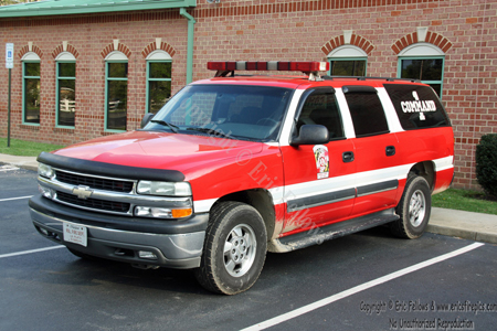 Former 2001 Chevrolet Suburban Command 1
