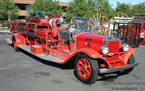 1932 Mack Ladder 1