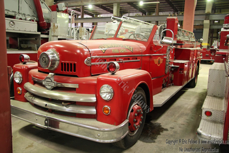 1959 Seagrave 700 Series Service Ladder Truck