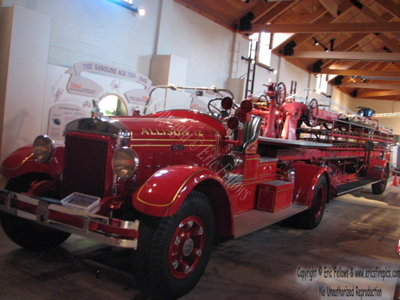 1935 Mack AP Ladder 2