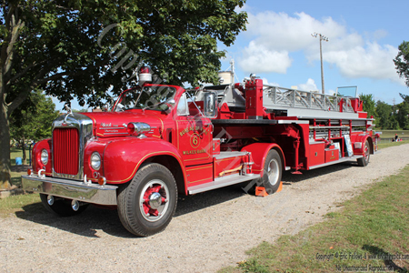 1963 Mack B Maxim Ladder 6