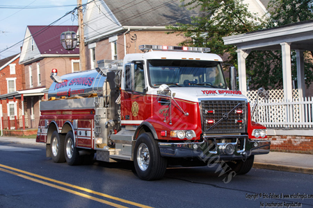 2007 Volvo 4-Guys Tanker 9